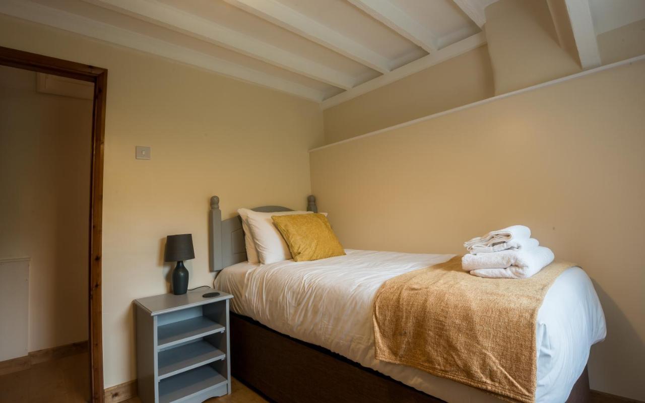 Ramblers Retreat Villa Хелстън Екстериор снимка