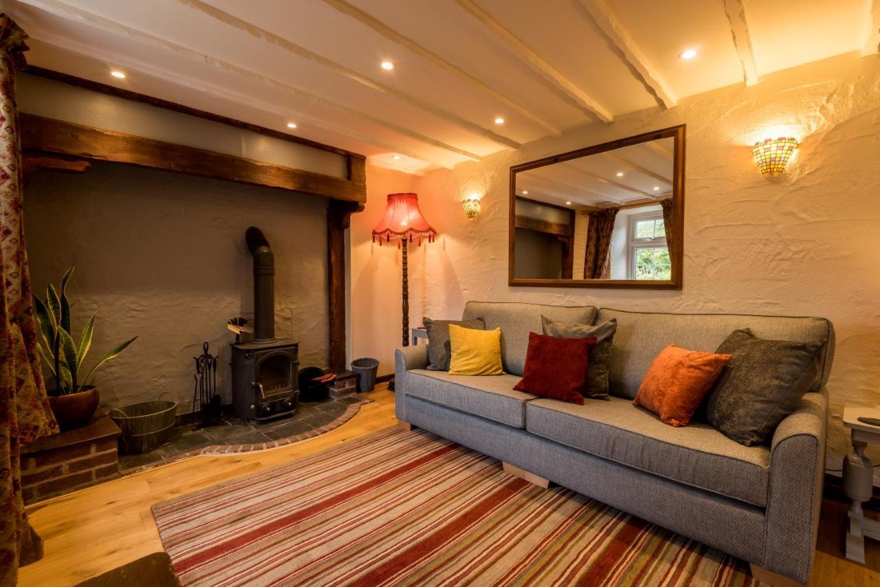 Ramblers Retreat Villa Хелстън Екстериор снимка