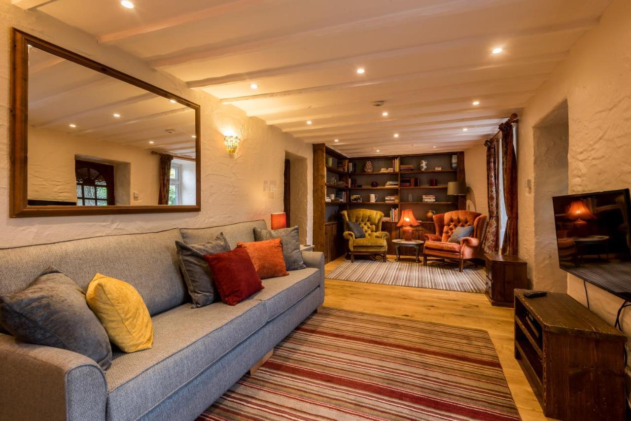 Ramblers Retreat Villa Хелстън Екстериор снимка