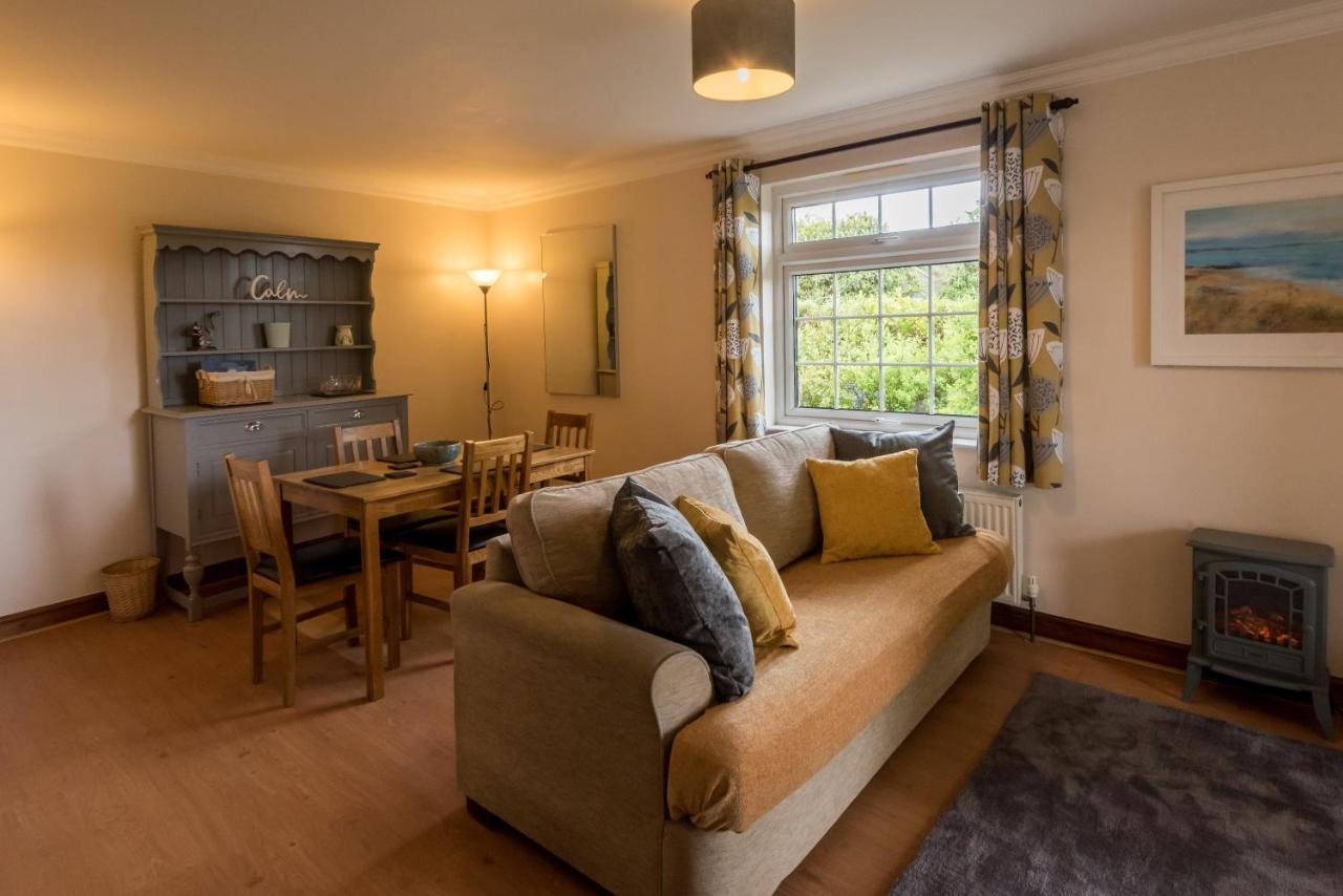 Ramblers Retreat Villa Хелстън Екстериор снимка